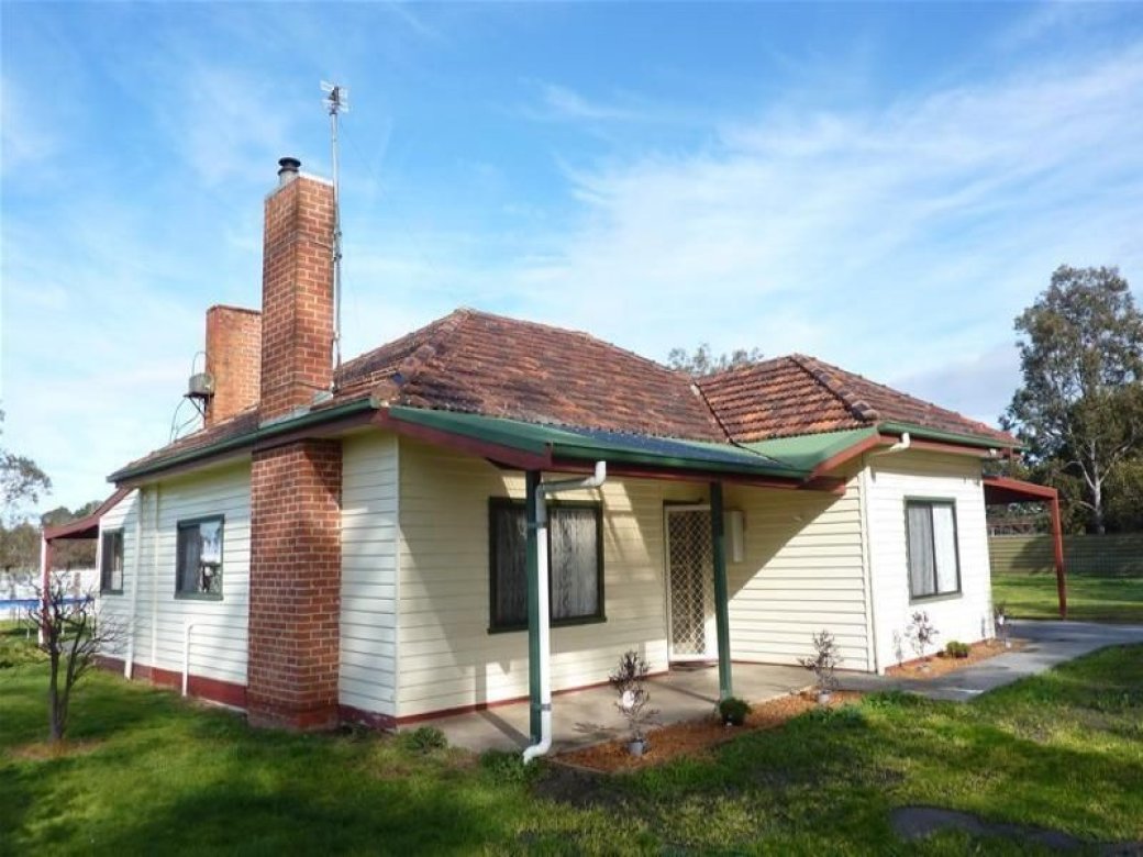 9 Growcott Street, LINDENOW SOUTH VIC 3875 House Sold