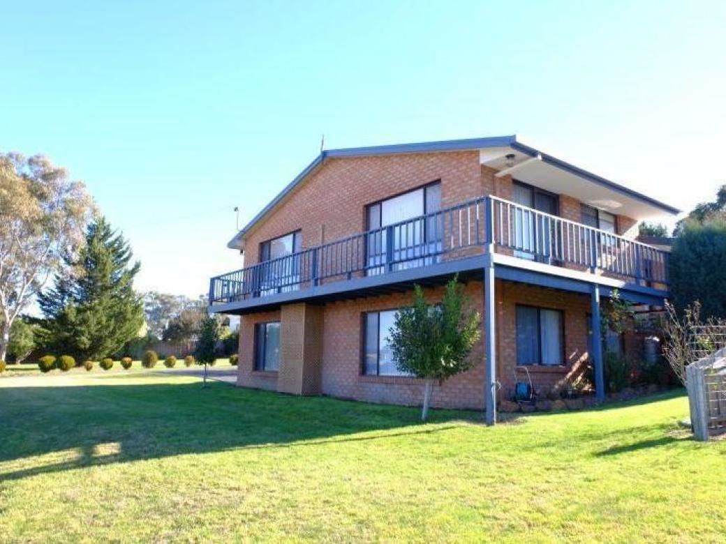 3 Bradley Court, NICHOLSON VIC 3882 House Sold